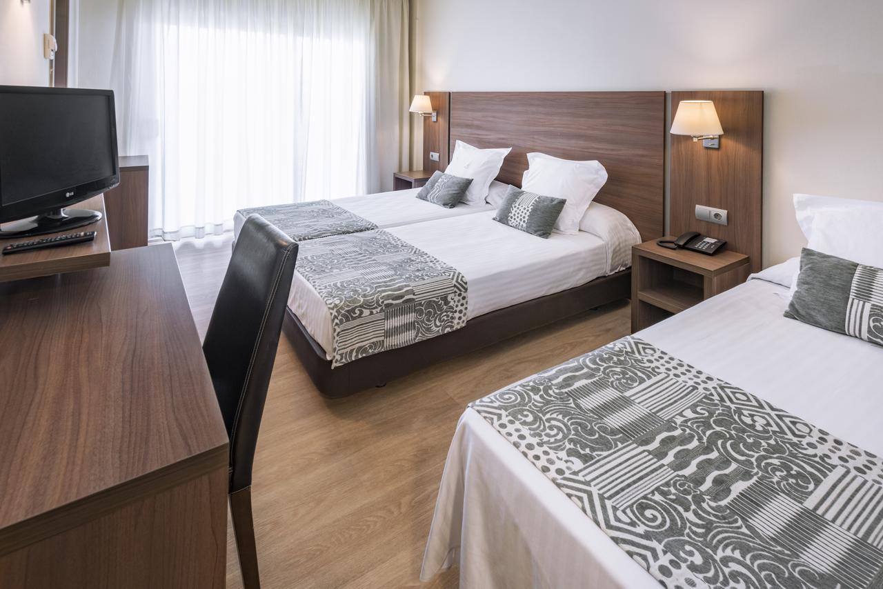 Triple Room,925711258:JPEG